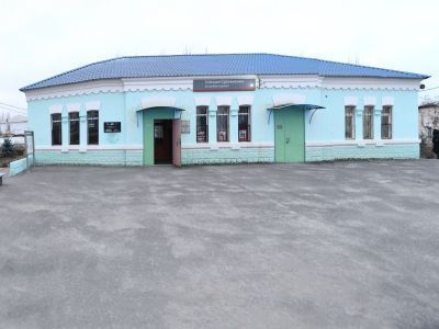 Здание, в котором выступал видный военачальник Ворошилов Климент Ефремович