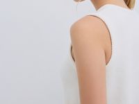 Вязаный жилет на пуговицах, Белый