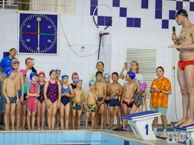 Чемпион мира по плаванию провел мастер-класс для юных спортсменов в Якутске