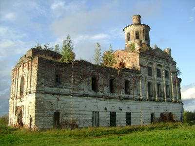 Здание бывшей церкви в с. Вотча Сысольского района