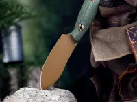 Походный нож Trivisa Aubergine-GM, сталь 14C28N, рукоять микарта, зелёный