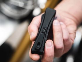 Автоматический фронтальный выкидной нож Boker Lhotak Eagle, сталь D2, рукоять алюминий