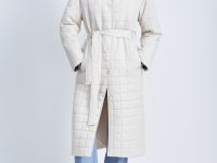 Утепленное пальто с поясом