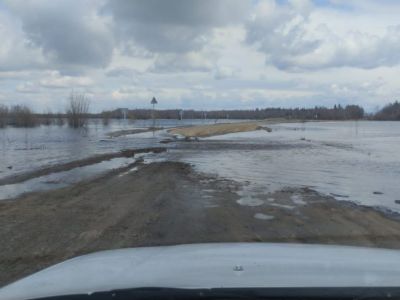 Из-за паводка временно закрыт проезд к селу Петропавловск в Усть-Майском районе  