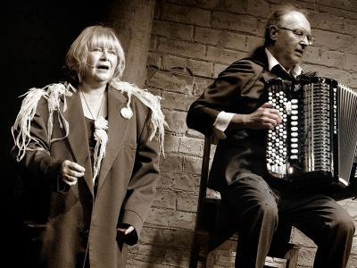 Билеты на Перед киносеансом. Три музыканта и моя Марусечка (Около дома Станиславского) / Театр | Афиша | ИнфоТаймс