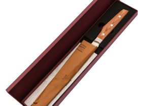 Нож кухонный Гюито Shimomura 210 мм, сталь VG-10 33 слоя, рукоять pakka wood