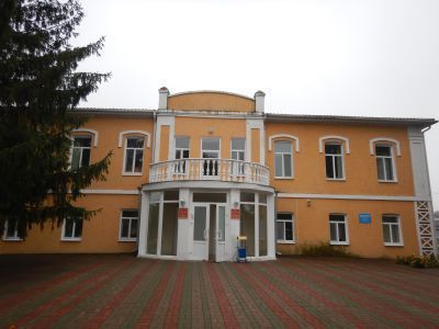 Здание бывшего двухклассного училища