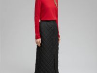 Утепленная стеганая юбка миди