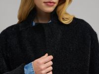 Однобортное пальто из вязаного трикотажа