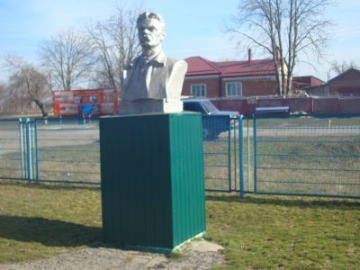 Бюст М. Горького