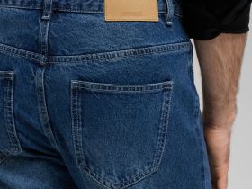 Джинсы объемного кроя