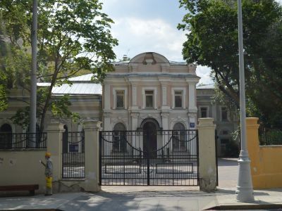 Главный дом с флигелем, нач. XIX в., 1856 г., 1874 г., 1883 г., 1903 г., архитекторы Ф.К.Соколов (?), П.А.Дриттенпрейс