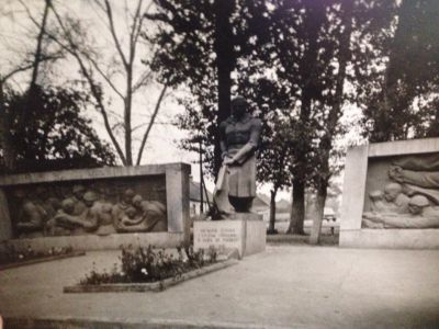 Братская могила воинов, погибших в 1943 г.