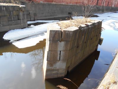 Устои подъемного моста через Обводный канал