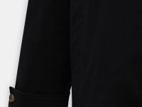 Ветровка с асимметричной застежкой