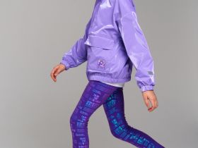 Куртка текстильная с полиуретановым покрытием для девочек (ветровка)