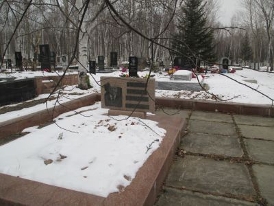 Могила В.Г. Куценко (1921-1982), авиастроителя