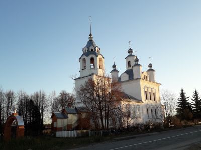 Церковь Троицы с колокольней