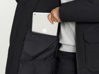 Пуховое пальто с накладными карманами