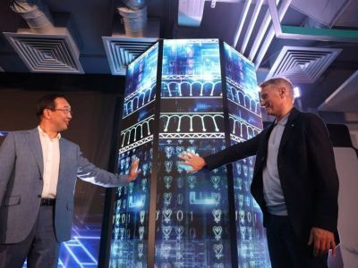 Глава Якутии Айсен Николаев и руководитель Сбербанка Герман Греф открыли кампус «Школы 21» в Якутске