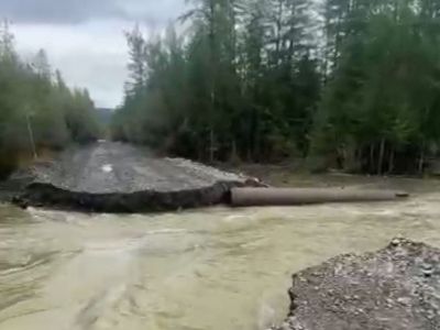В Якутии временно закрыли участок автодороги «Оймякон» из-за размыва дорожного полотна