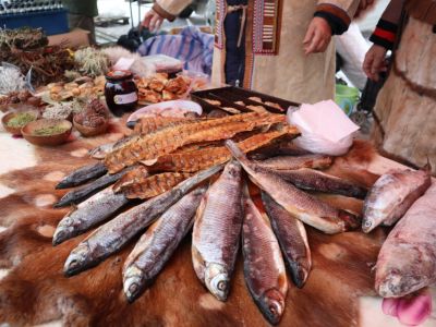 15 хозяйств и предприятий участвуют в ярмарке «Рыба Якутии — 2025»