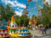 Парк аттракционов «Потешный двор»