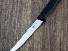 Кухонный нож Victorinox Fibrox, сталь X50CrMoV15, рукоять полипропилен, черный