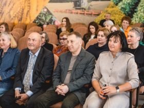 Секретарь СЖР Владимир Касютин вручил награды липецким журналистам