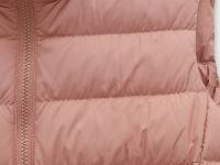 Утепленный жилет приталенного силуэта