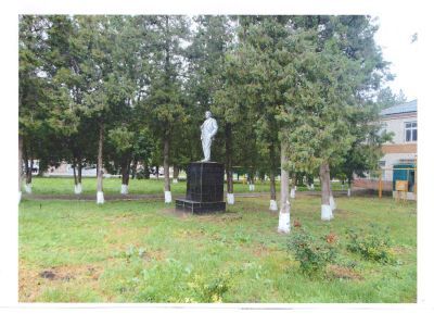 Памятник В.И.Ленину