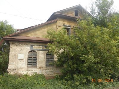 Здание, в котором проходил первый волостной съезд Советов рабочих, крестьянских и солдатских депутатов, провозгласивший Советскую власть в Петровской волости