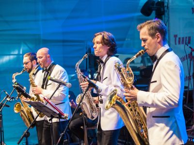 2x2 Saxophone Quartet (Noisy River)
