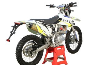 Мотоцикл кроссовый эндуро AVANTIS FX 250 Lux (PR250/172FMM-5, Возд.охл.) ПТС