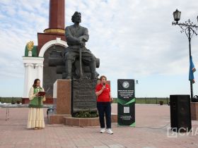 В Якутске прошел субботник «Особенности национальной уборки»