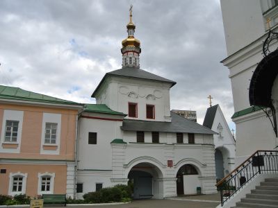 Надвратная церковь