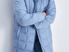 Пуховое пальто с капюшоном