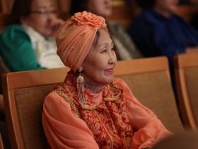 В Якутске ко Дню родного языка и письменности наградили выдающихся деятелей