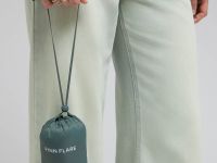 Стеганый пуховый жилет