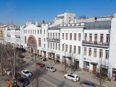 Здание Духовного братства. Архитектор Л.А. Чернышев