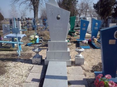 Могила Н.Ф. Уманского (1898 - 1961), Героя Социалистического Труда, лауреата Государственной премии, чабана колхоза "Россия"