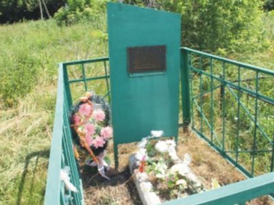 Братская могила воинов, погибших в 1941 - 1943 гг.