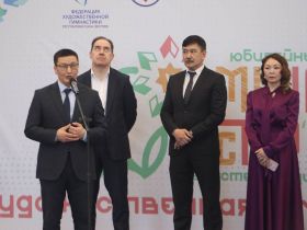 Гимнастка Екатерина Веденеева провела мастер-класс в Якутске