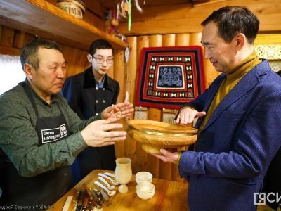 Глава Якутии Айсен Николаев учредил стипендии народным мастерам