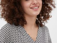 Блузка женская из вискозы