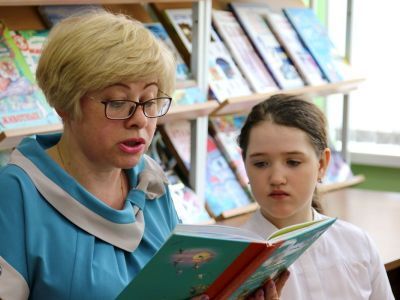 В День библиотек в Удачном детям читали рассказ Льва Толстого