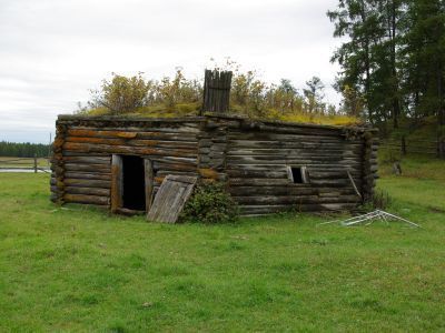 Шестигранный деревянный дом рода Сосиных