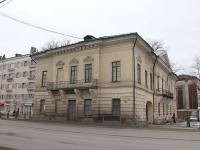 Здание губернского почтамта