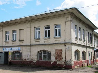 Дом жилой с лавкой