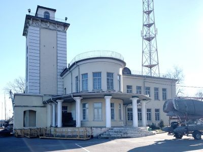 Мемориальное здание - яхтклуб